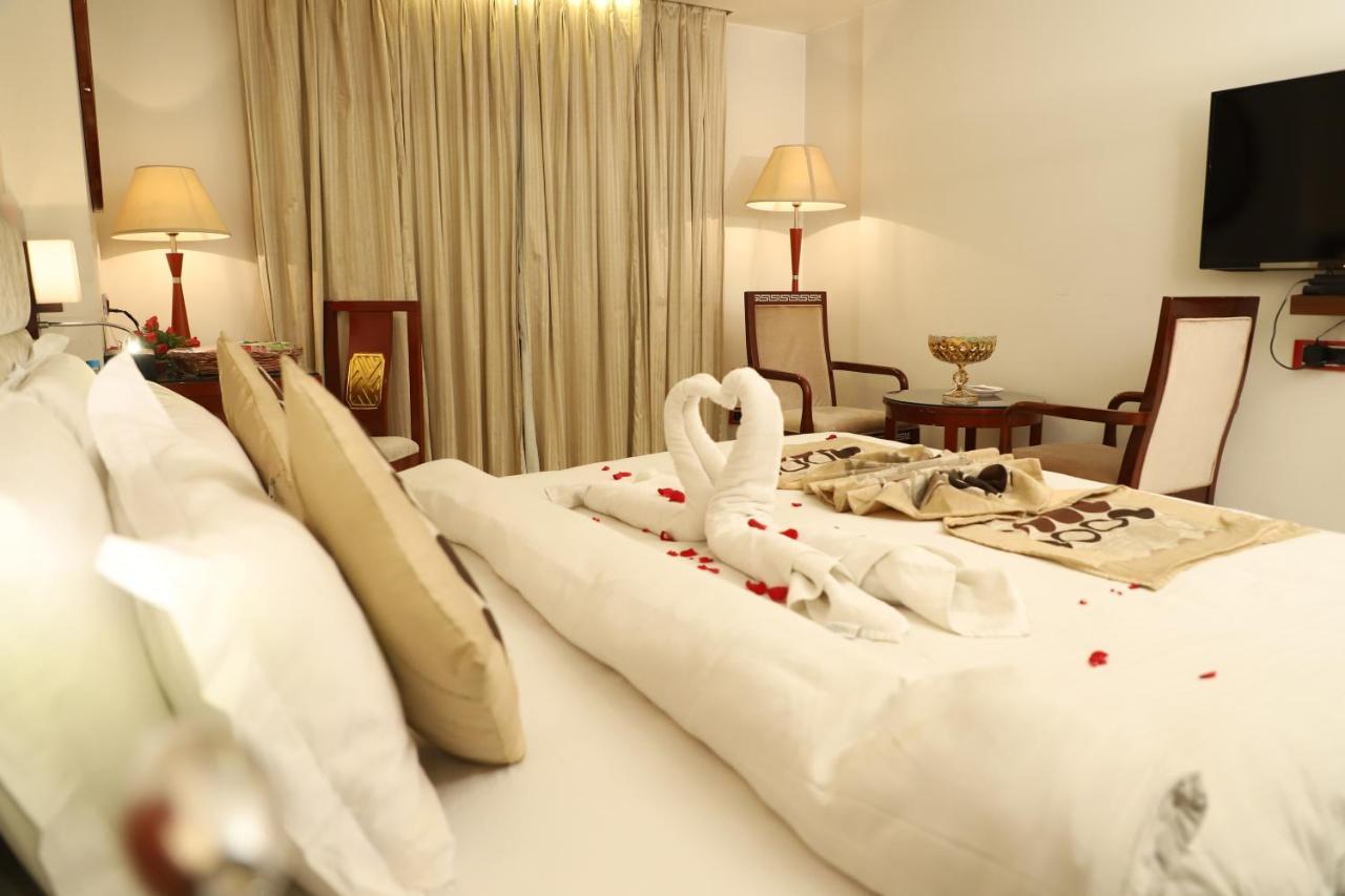 פאטנה Republic Hotel מראה חיצוני תמונה