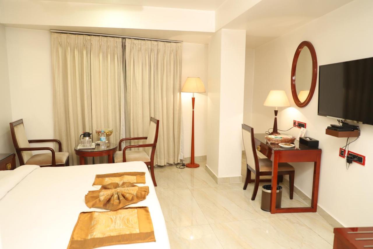 פאטנה Republic Hotel מראה חיצוני תמונה