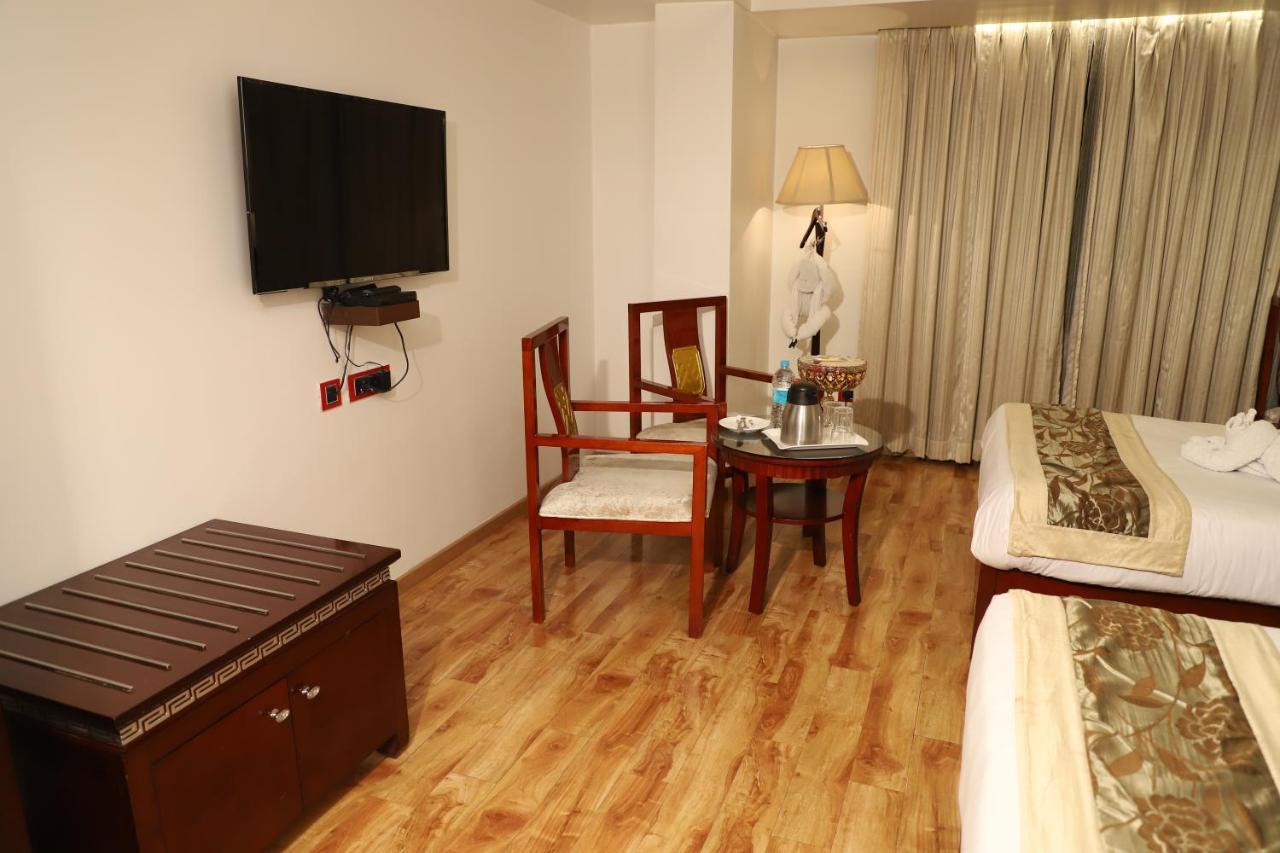 פאטנה Republic Hotel מראה חיצוני תמונה
