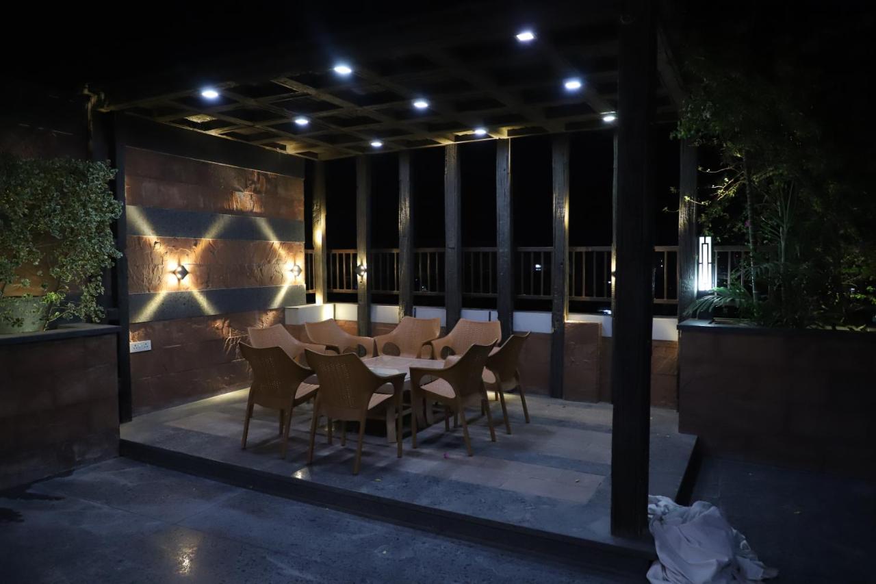 פאטנה Republic Hotel מראה חיצוני תמונה