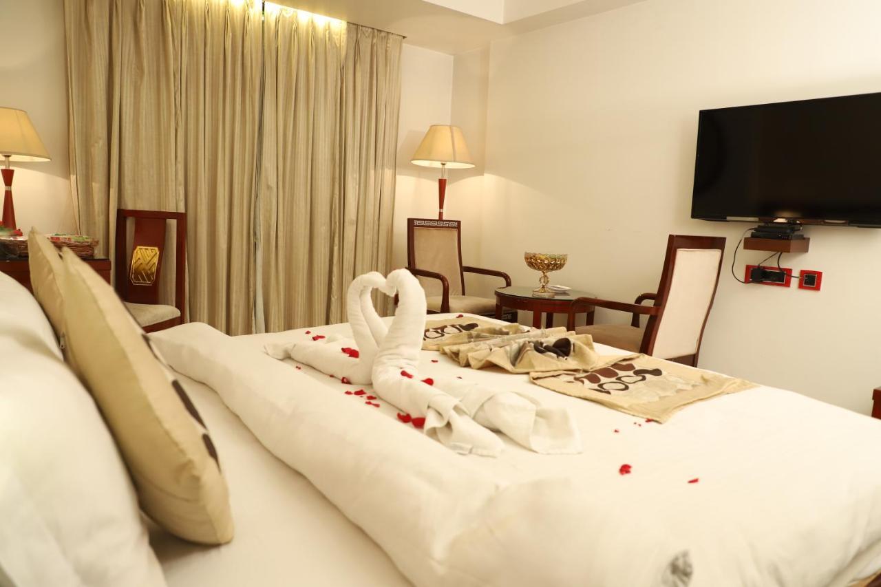 פאטנה Republic Hotel מראה חיצוני תמונה