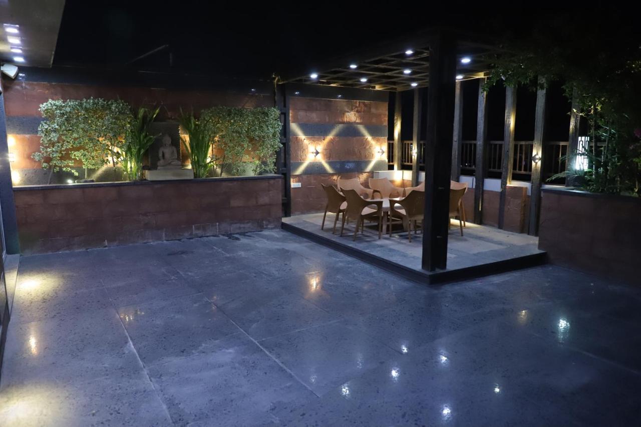 פאטנה Republic Hotel מראה חיצוני תמונה